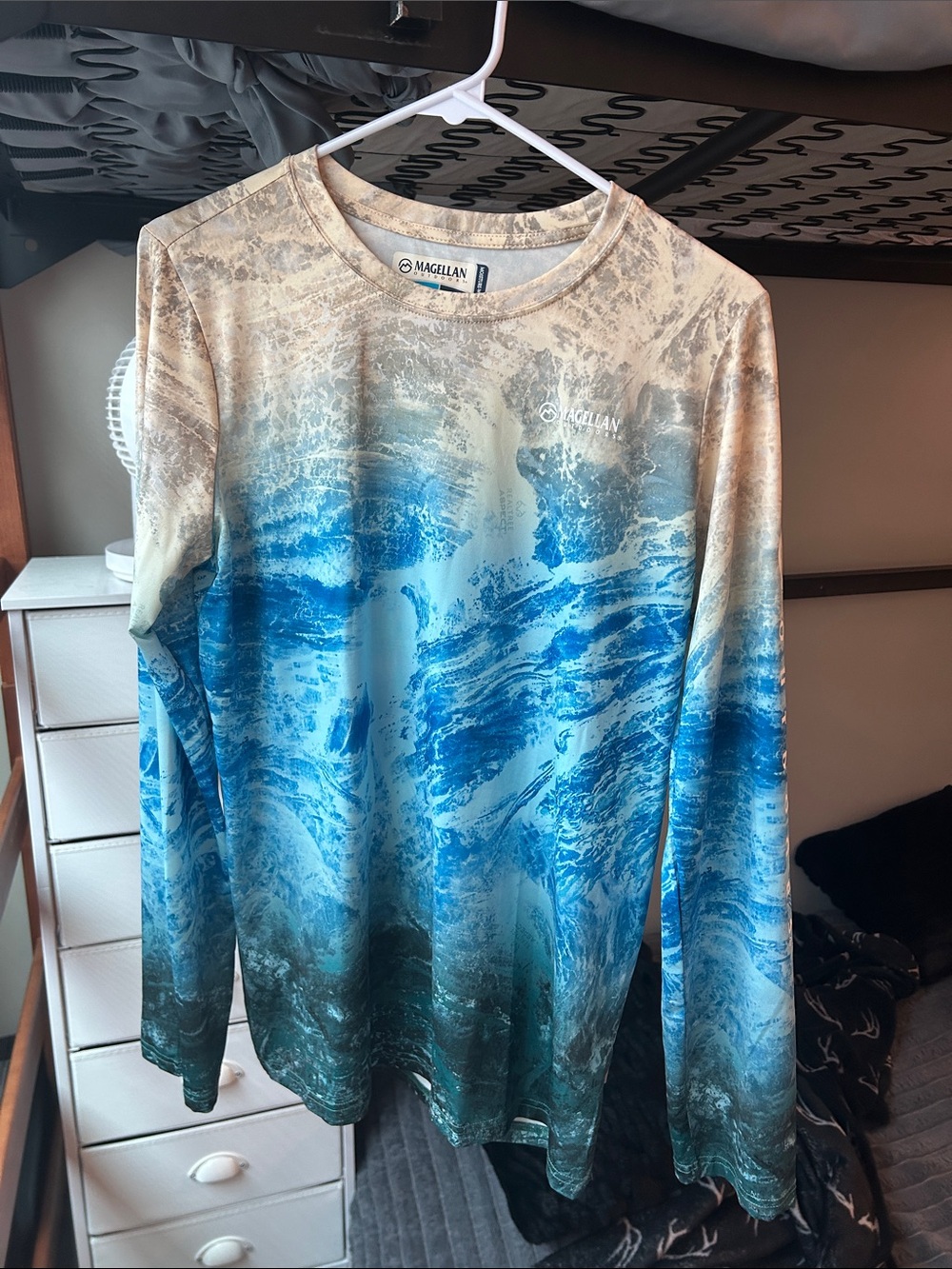 Magellan Outdoors Blue and Cream Ombre Long-Sleeve Performance Tee